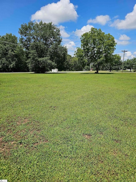 0 Poplar St, Clinton, SC 29325