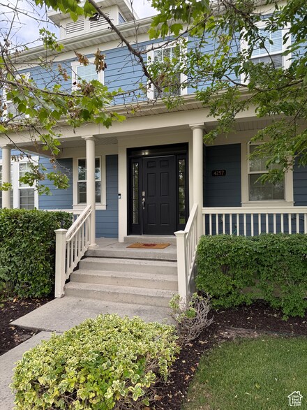 4257 Lake Bridge Dr, South Jordan, UT 84095