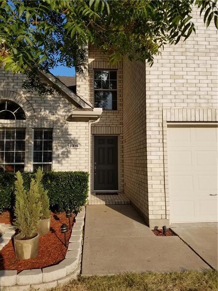 1315 Meadowbrook Dr, McKinney, TX 75069