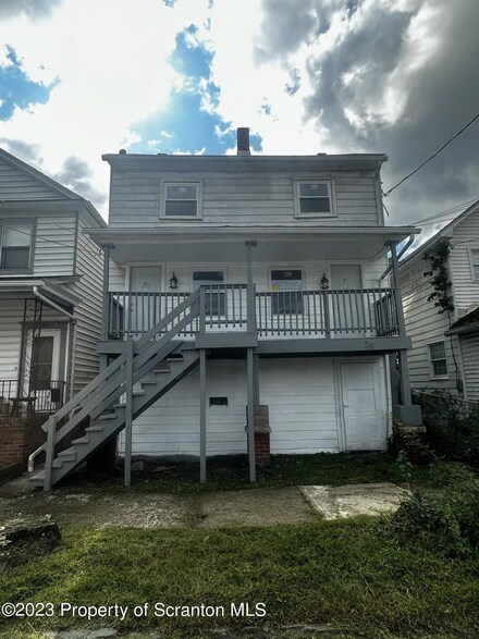 27 Orchard St, Glen Lyon, PA 18617