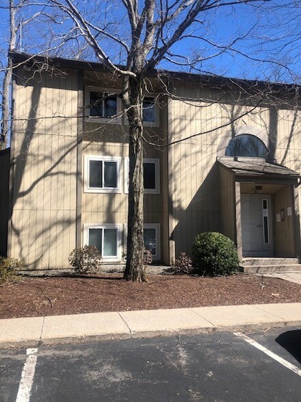 400 New River Rd Unit 610, Manville, RI 02838