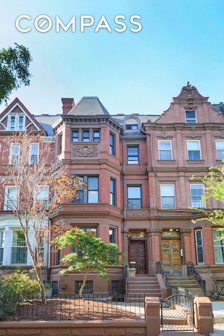 246 Gates Ave, Brooklyn, NY 11238