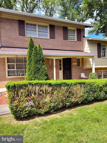 8219 Tuckerman Ln, Potomac, MD 20854