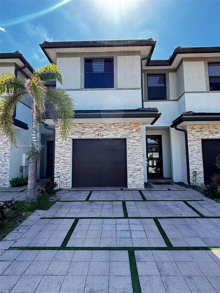 15860 NW 91st Ct, Miami Lakes, FL 33016