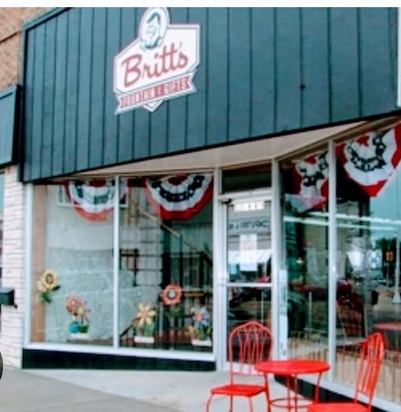 118 W 6th St, Concordia, KS 66901