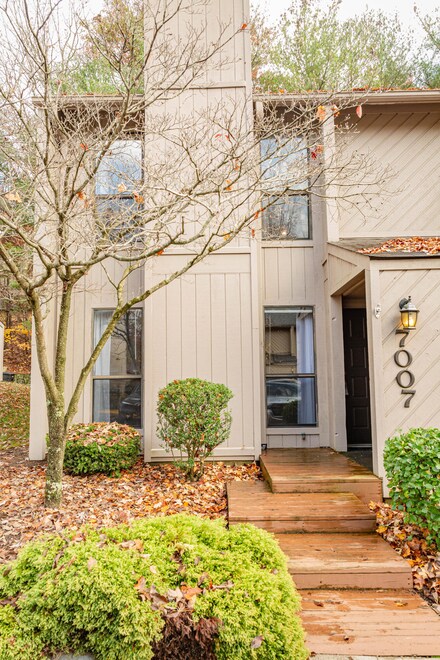 7007 Oak Ct, Roanoke, VA 24018