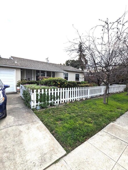 2240 Boxwood Dr, San Jose, CA 95128
