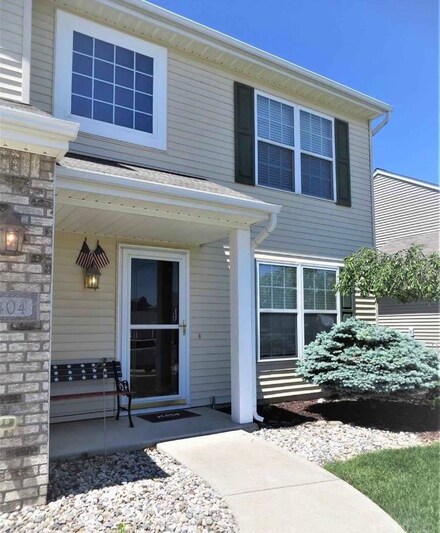 4404 Castle Rock Dr, New Haven, IN 46774
