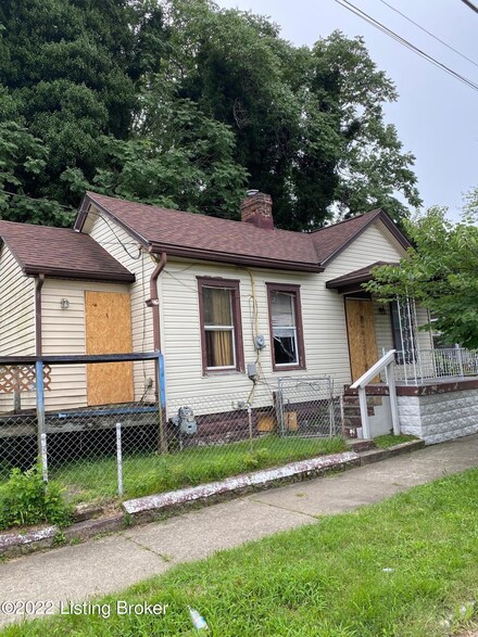 221 S 28th St, Louisville, KY 40212