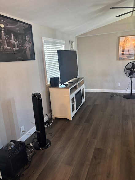 1421 Autumn Dr !!Reduced!!!, Tampa, FL 33613