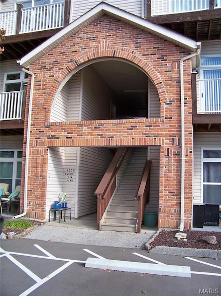 1275 Gardens Circle Dr Unit E, Saint Louis, MO 63125