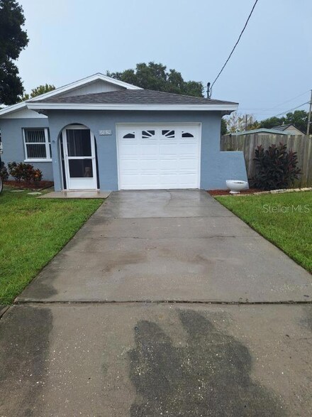 6850 71st Ave N, Pinellas Park, FL 33781