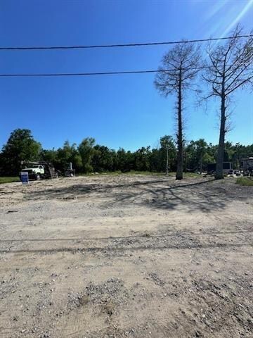 133 Lake View Dr, La Place, LA 70068