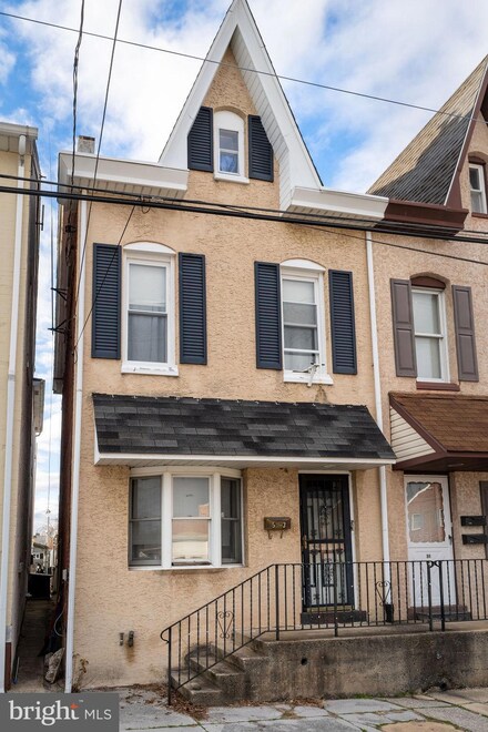 53 S Chestnut St, Boyertown, PA 19512