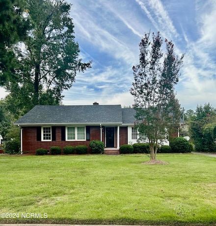 1107 Meadowood Dr, Kinston, NC 28501