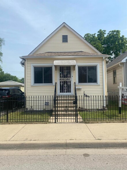 1139 Michigan St, Hammond, IN 46320