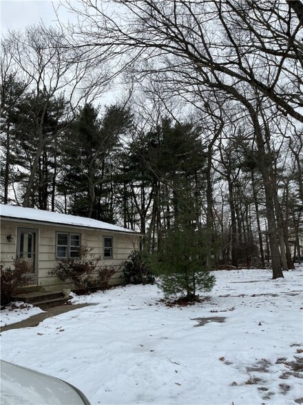24 W Knollwood Cir, North Kingstown, RI 02852