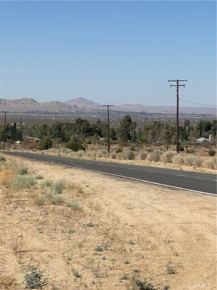 126 E Avenue West 4, Pearblossom, CA 93553