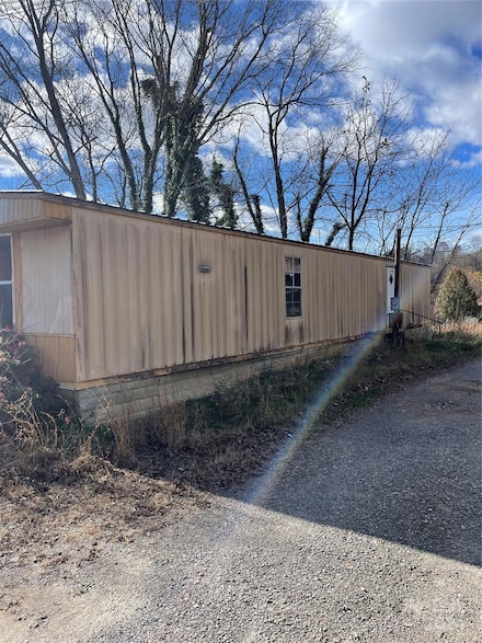 50 Sayles Town Rd, Fairview, NC 28730