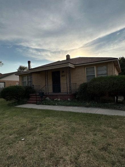 1307 Mckinley St, Great Bend, KS 67530
