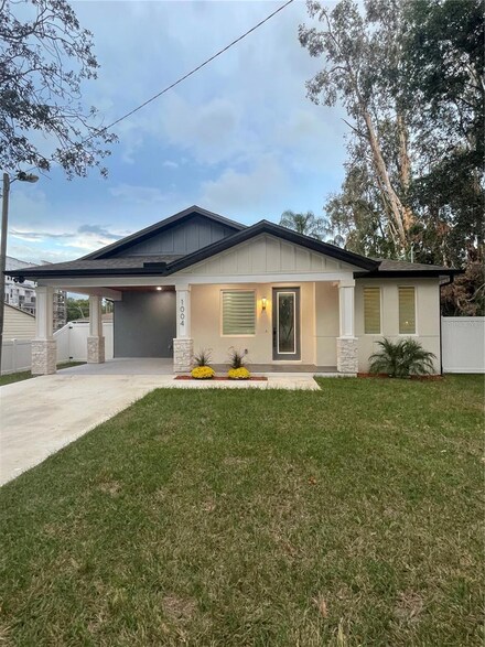 1004 E Sligh Ave, Tampa, FL 33604