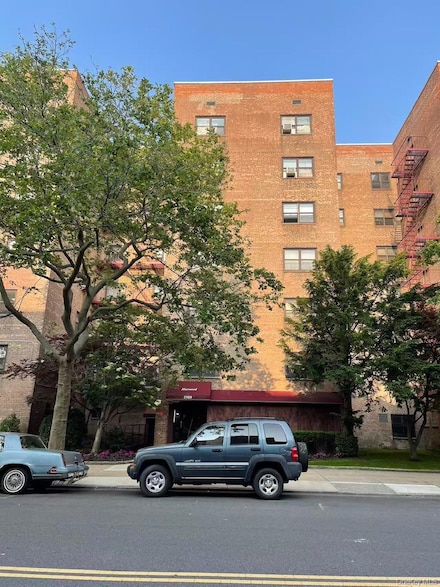 29-09 137th St Unit 1D, Flushing, NY 11354
