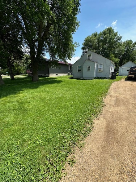 2144 Circle Dr, Worthington, MN 56187