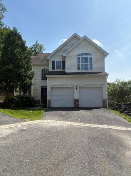 312 Winding Hill Dr, Hackettstown, NJ 07840