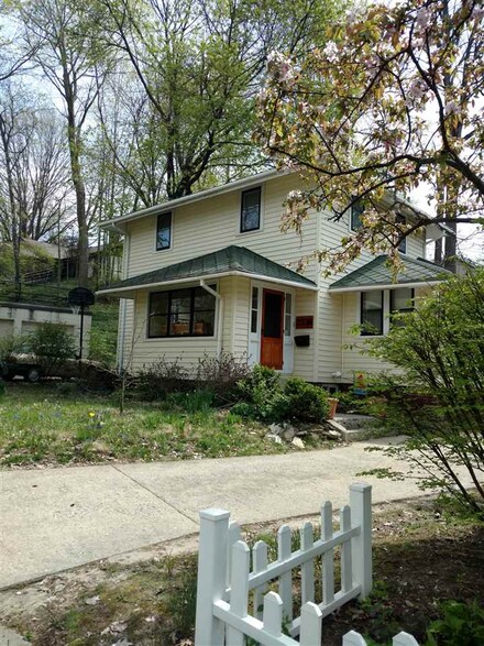 2536 Eastbrook Dr, Fort Wayne, IN 46805