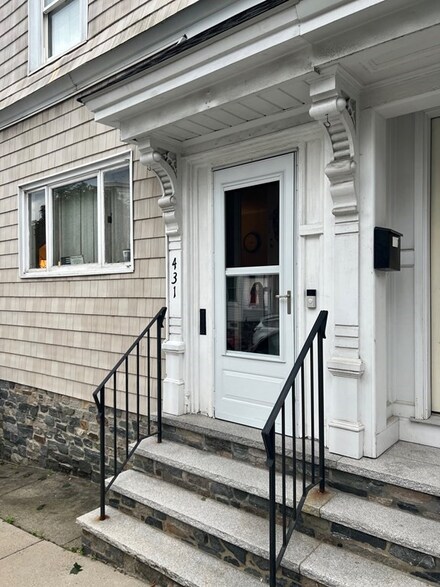 431 E 6th St, Boston, MA 02127