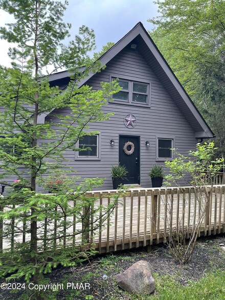 3311 Red Run Rd, Pocono Summit, PA 18346