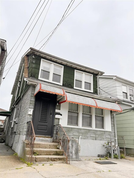 54-23 153rd St, Flushing, NY 11355