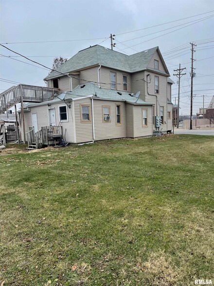 2708-10 5th Ave, Rock Island, IL 61201