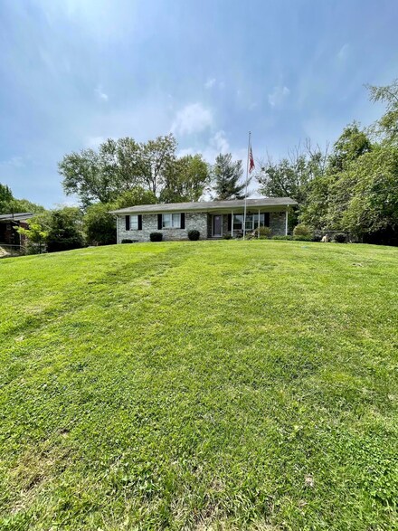 2773 Robin Cir, Morristown, TN 37813