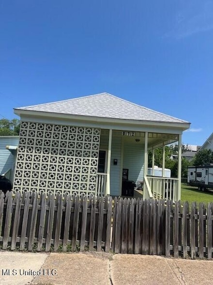 128 Thomas St, Biloxi, MS 39530