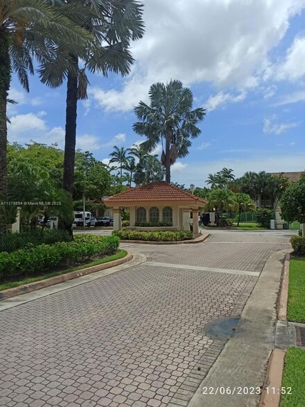 1103 Glenmoor Dr Unit 1103, West Palm Beach, FL 33409