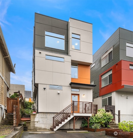 5550 15th Ave S Unit B, Seattle, WA 98108