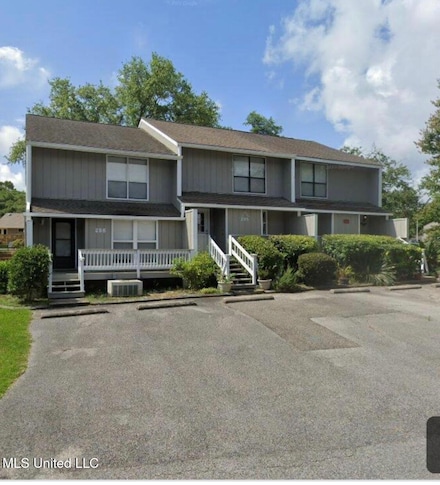 295 Highpoint Dr, Diamondhead, MS 39525