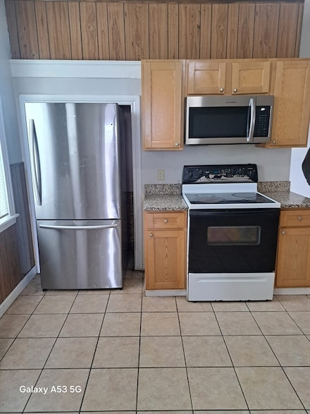 98 Brookline St Unit 2, Worcester, MA 01603