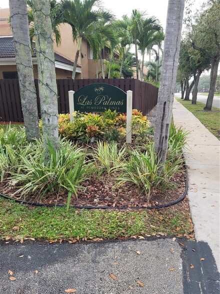 1630 SW 120th Ave, Pembroke Pines, FL 33025