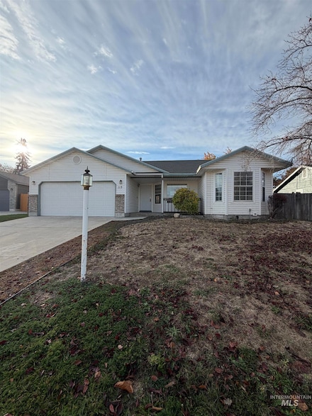 113 W Woodbury Dr, Meridian, ID 83646