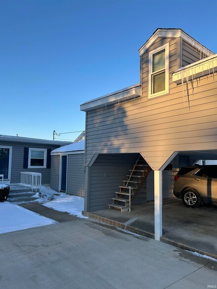 12431 W Pirates Roost Rd, Monticello, IN 47960