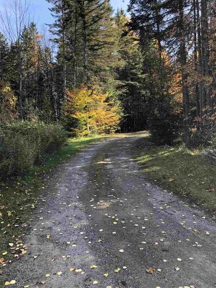 554 Kittredge Rd, Barton, VT 05822