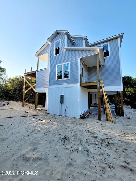 201 W Landing Dr Unit North, Emerald Isle, NC 28594