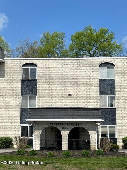 4825 Sherburn Ln Unit 311B, Louisville, KY 40207