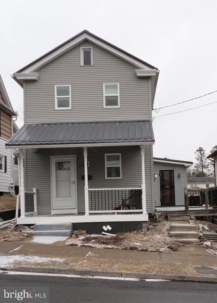 142 Hanover St, Northumberland, PA 17857