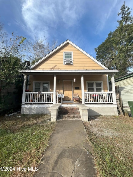 712 S 10th St, Wilmington, NC 28401