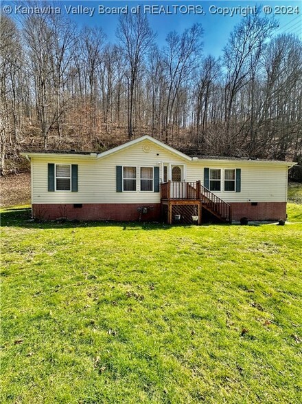 1346 Toney's Branch Rd, Bloomingrose, WV 25024