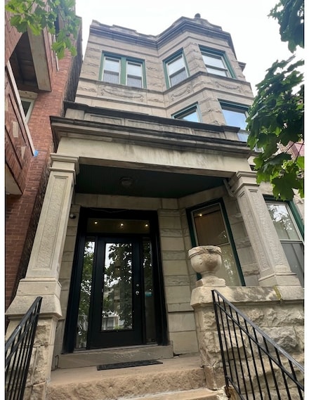 925 N Mozart St Unit 2F, Chicago, IL 60622