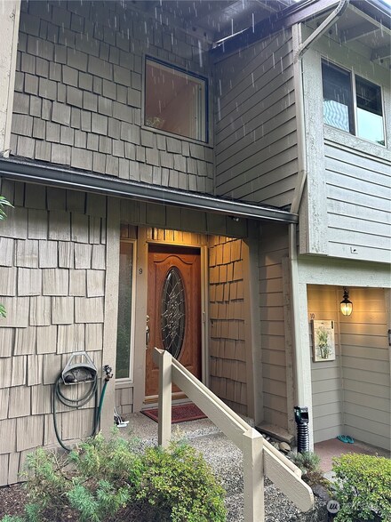 1035 156th Ave NE Unit 9, Bellevue, WA 98007